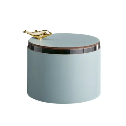 Zdjęcie Oryginalne pudełko Ø15xH10 cm w kolorze pastelowego błękitu zdobione delfinem