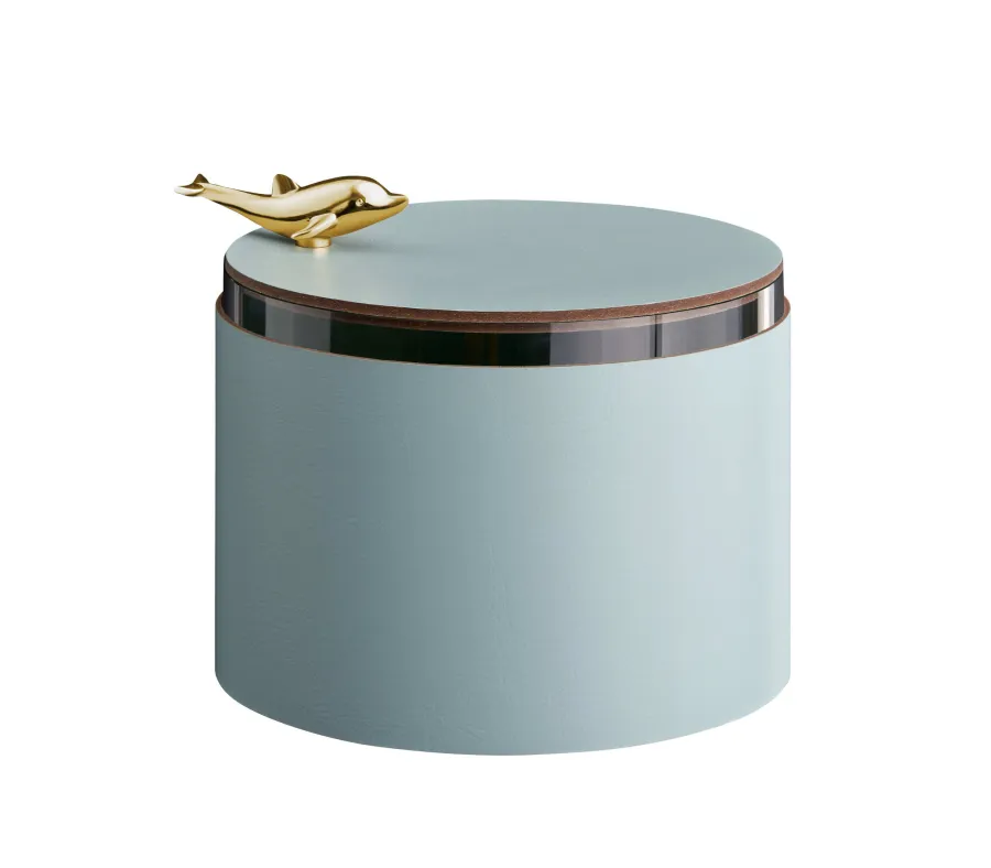 obrazek 1 Oryginalne pudełko Ø15xH10 cm w kolorze pastelowego błękitu zdobione delfinem