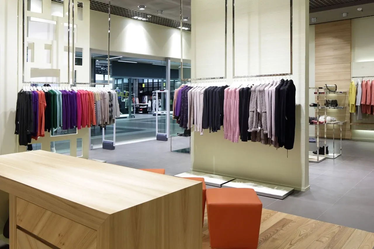 merchandising w sklepie odzieżowym