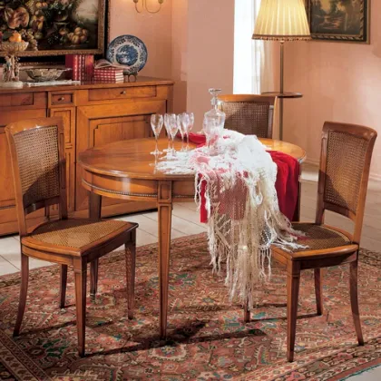 Zdjęcie Rozkładany stół owalny w stylu antycznym