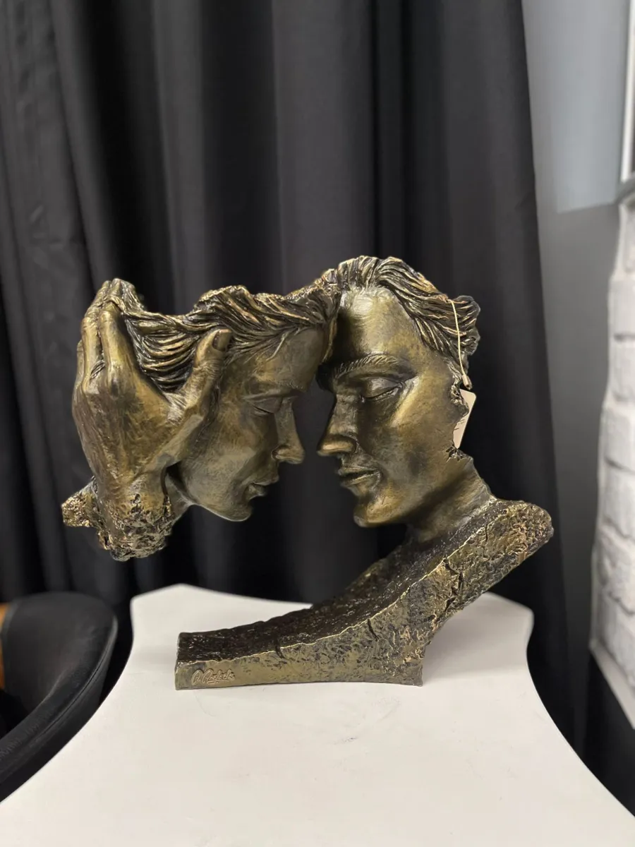 obrazek 2 Hiszpańska rzeźba dwojga zakochanych ludzi