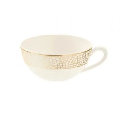 Zdjęcie Stylowa kremowa porcelanowa filiżanka do herbaty zdobiona złotym motywem – Tettau