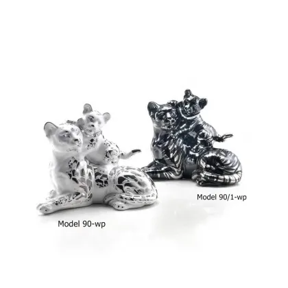 Picture Elegant leopards with cubs - decoration for the living room