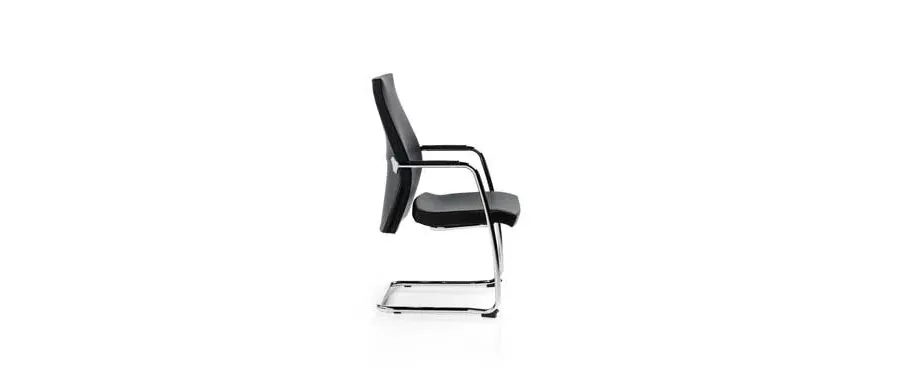 picture 1 Black leather chair