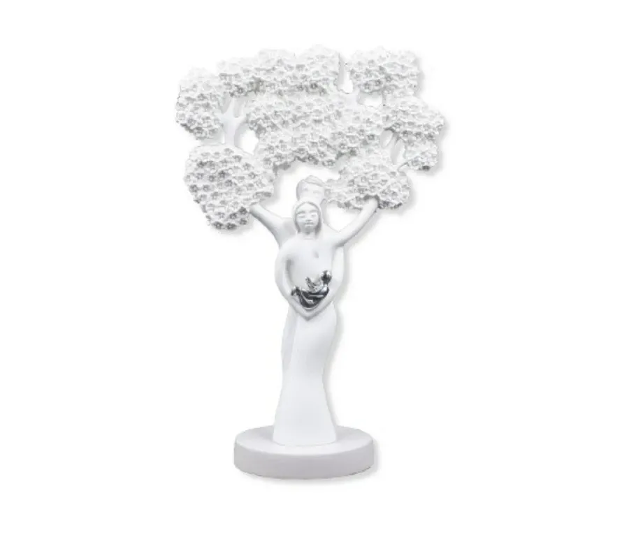 obrazek 1 Stylowa rzeźba drzewa życia z dwiema postaciami i niemowlęciem