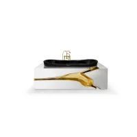 Picture A prestigious bathtub made of lacquered fiberglass