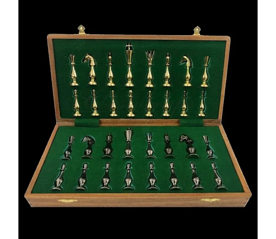 obrazek 7 Oryginalny komplet szachowy z naturalnego i postarzanego mosiądzu - The Chess Empire