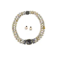 Picture A set of artistic jewelry including a pearl necklace and earrings - Astorga