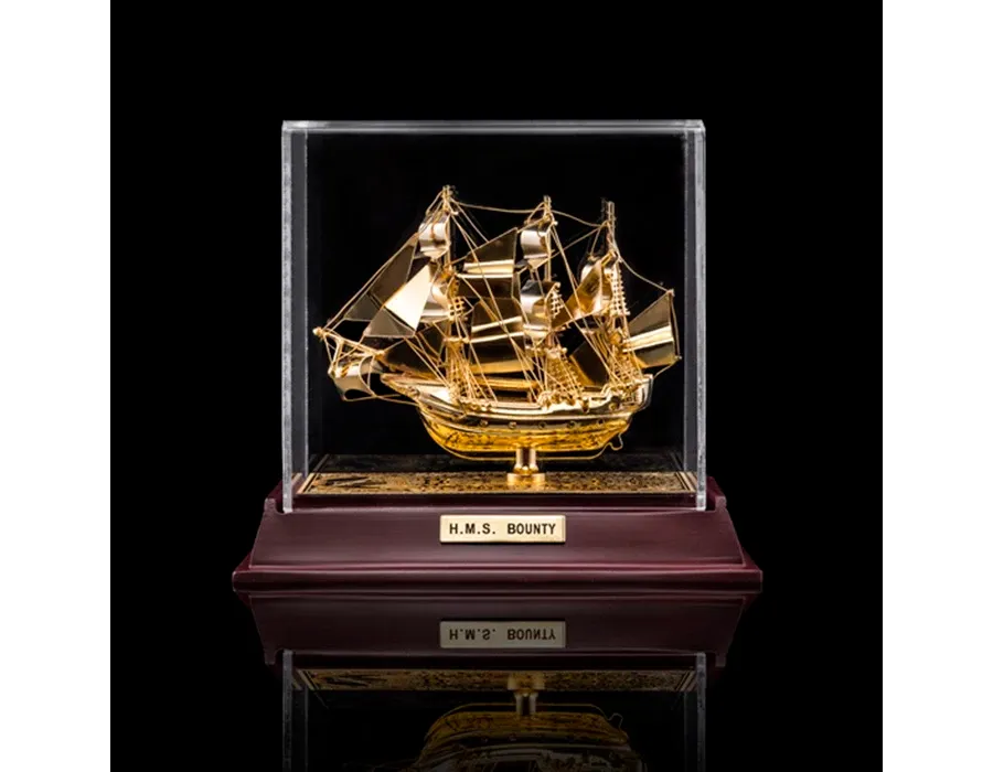 obrazek 4 Unikatowy statek HMS Bounty na biurko