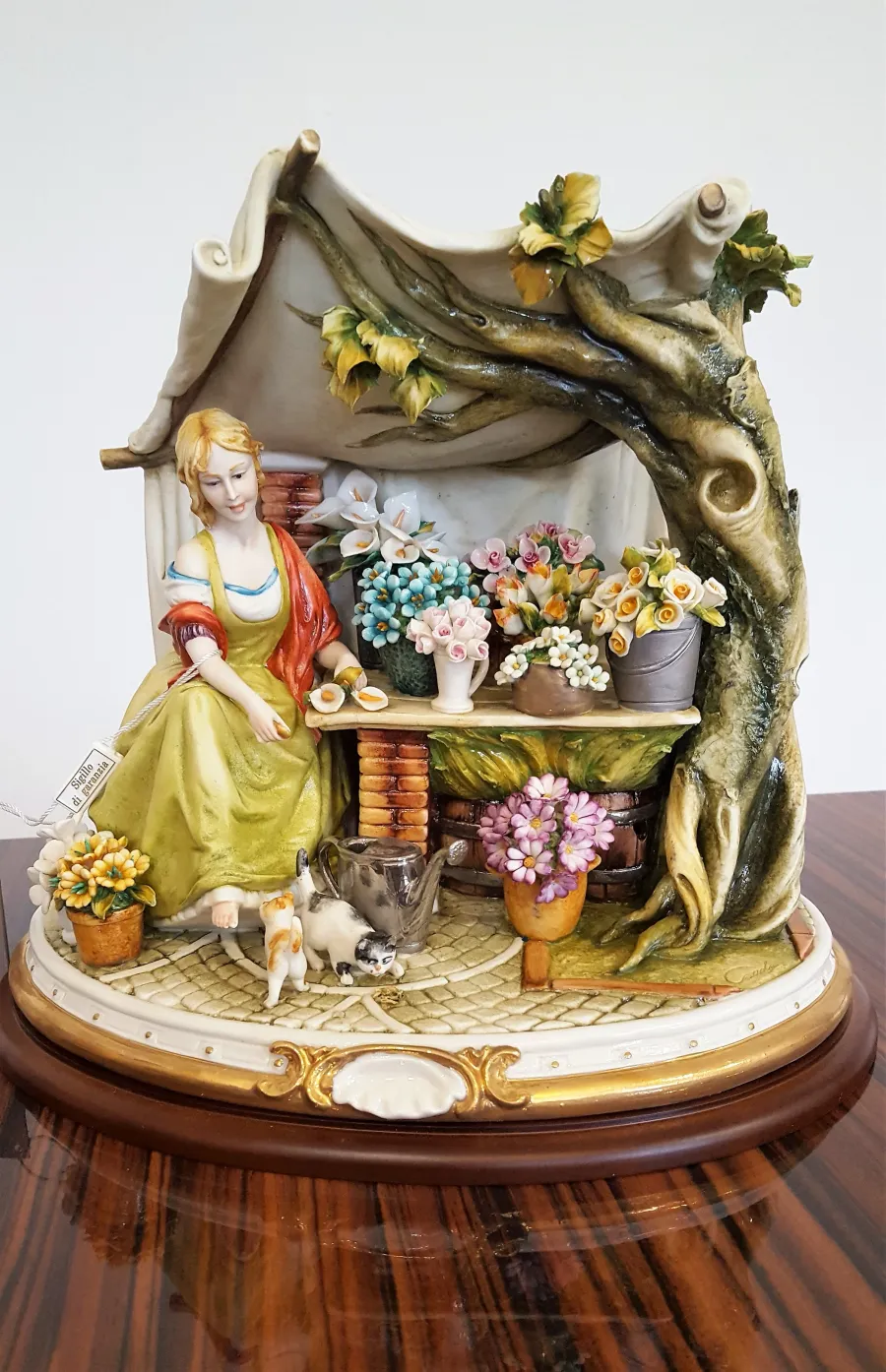 obrazek 1 Kwiaciarka z porcelany