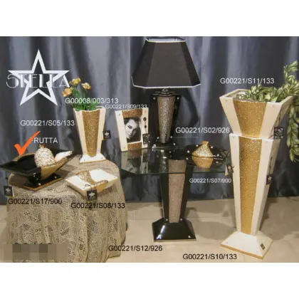 Picture A tasteful black and gold ceramic fruit bowl