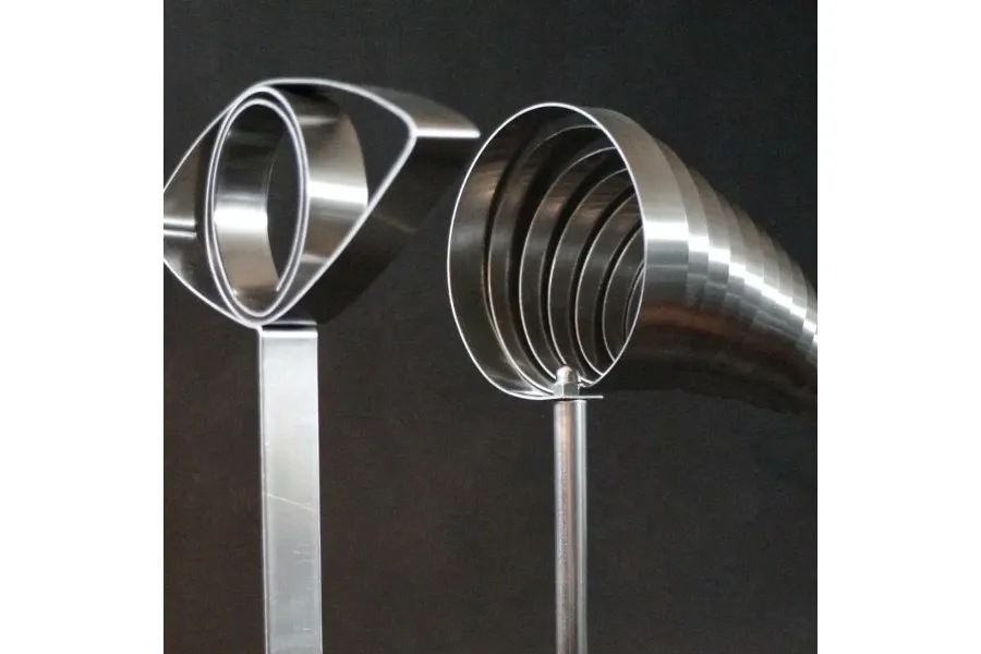 obrazek 2 Ekskluzywna statuetka "Przyciągacz wzroku" - fantastyczny prezent na jubileusz firmy