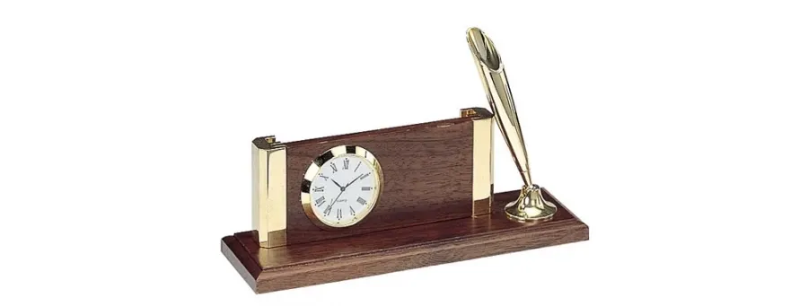 picture 1 Case box with clock, pad and pen