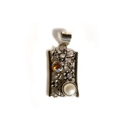 Picture Richly decorated pendant