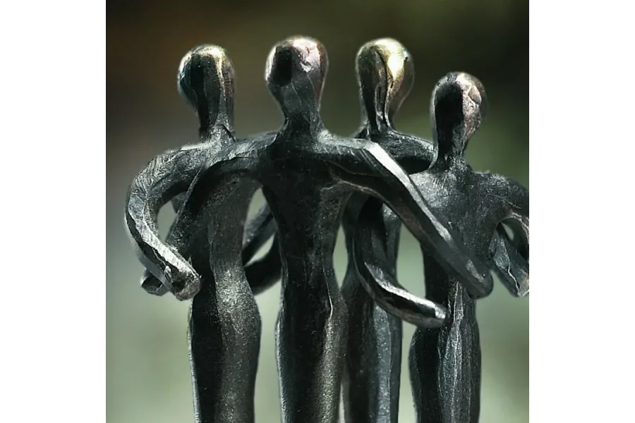 obrazek 2 Gustowna statuetka z platerowanego brązu "Inspirowane wysoką jakością" - oryginalny prezent z okazji jubileuszu firmy