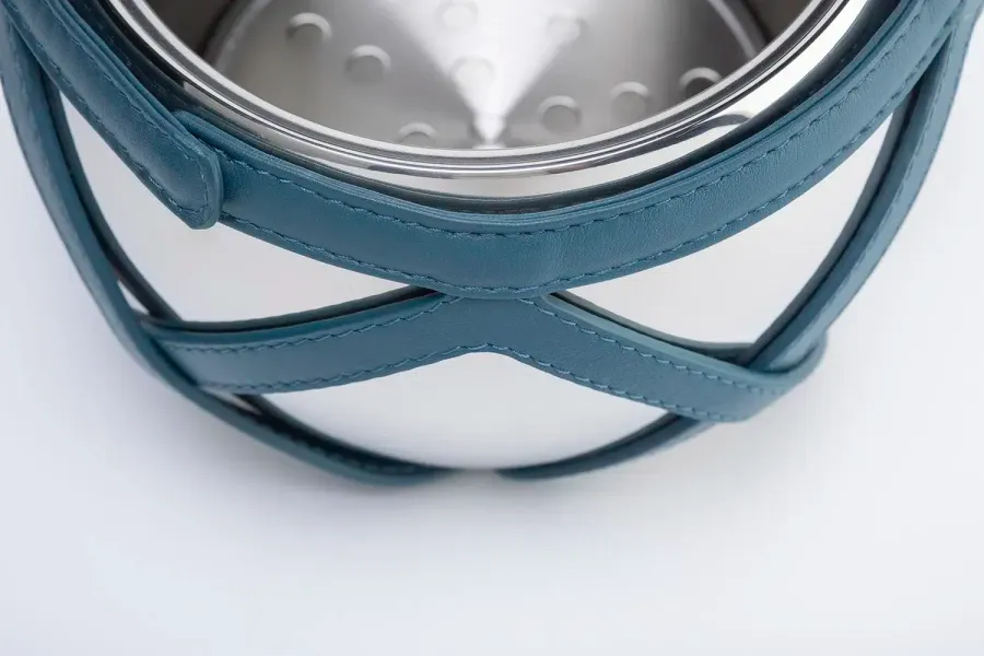 obrazek 4 Luksususowy izolowany pojemnik na lód w skórzanej oprawie w kolorze niebieskim - do kuchni