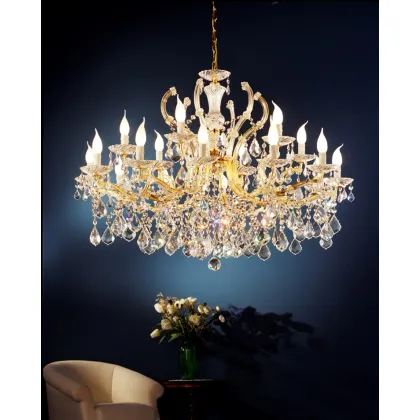 Picture Luxurious Italian chandelier made of glass with 18 bulbs