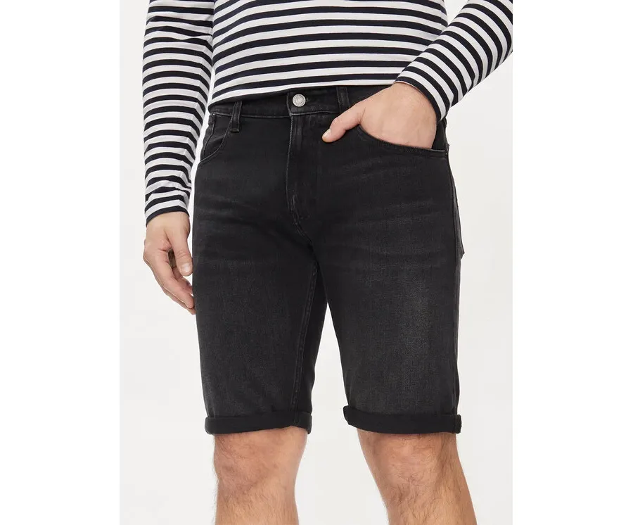 obrazek 1 Tommy Jeans Szorty jeansowe Ronnie DM0DM18784 Czarny Slim Fit