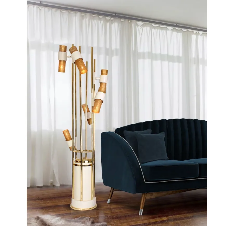 obrazek 1 Nieszablonowa lampa podłogowa Reed z mosiądzu i aluminium