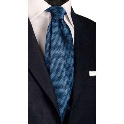 Zdjęcie Wykonany z najmniejszą dbałością o każdy szczegół krawat jedwabny