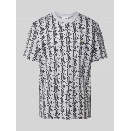 Zdjęcie T-shirt z naszywką z logo