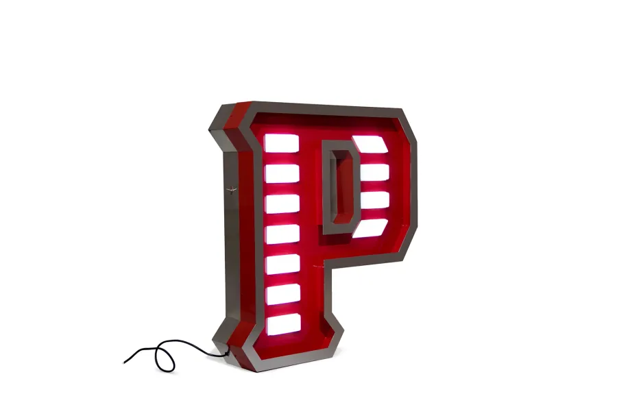 obrazek 2 Nowoczesna lampa w kształcie litery P