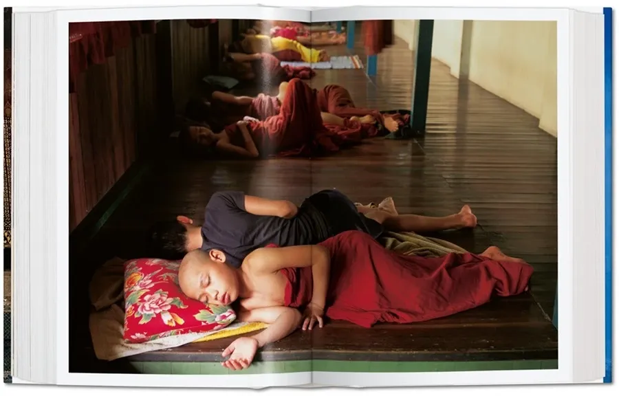 obrazek 2 Książka Living in Asia - Taschen