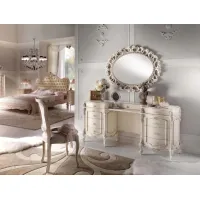 Picture Italian Chippendale dressing table for the bedroom
