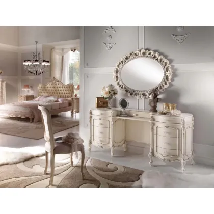 Picture Italian Chippendale dressing table for the bedroom