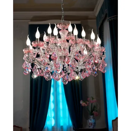 Zdjęcie Stylowy różowy żyrandol do salonu