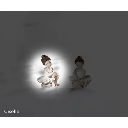Zdjęcie Porcelanowa figurka dziewczynki Giselle - Sibania