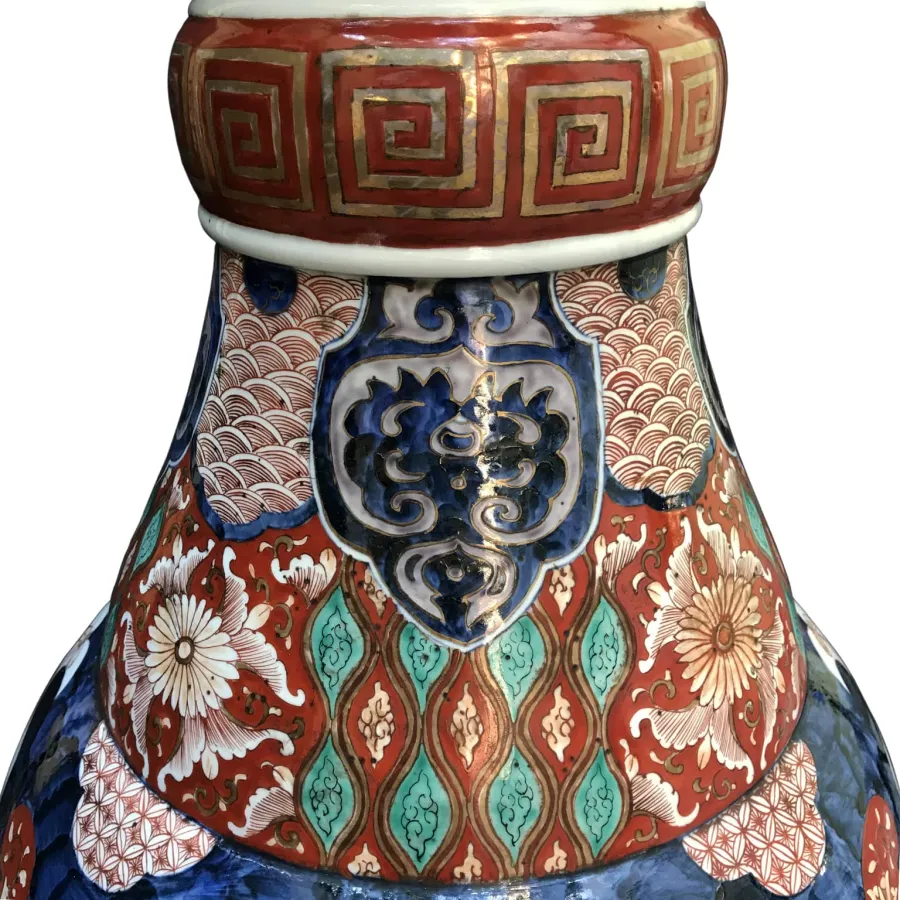 obrazek 9 Para dużych wazonów Imari z porcelany XIX wiek