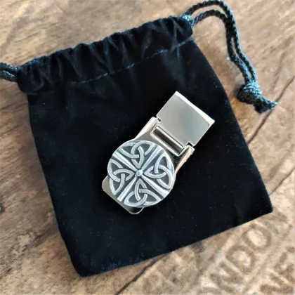 Zdjęcie Klips do pieniędzy z cyny zdobiony irlandzkim wzorem Trójcy