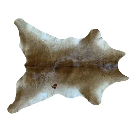 Zdjęcie Piękny dywan skórzany do stylowych wnętrz