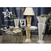 Picture Decorative ceramic desk lamp decorated with gold