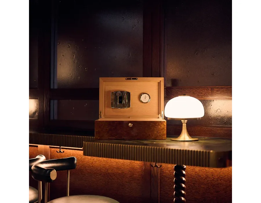 obrazek 2 Skrzynia z drewna orzechowego na cygara