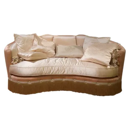 Zdjęcie Gustowna sofa z 4-ema poduszkami