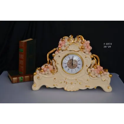 Zdjęcie Cudowny zegar dekoracyjny z ceramiki