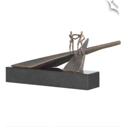 Zdjęcie Fantastyczna statuetka z brązu