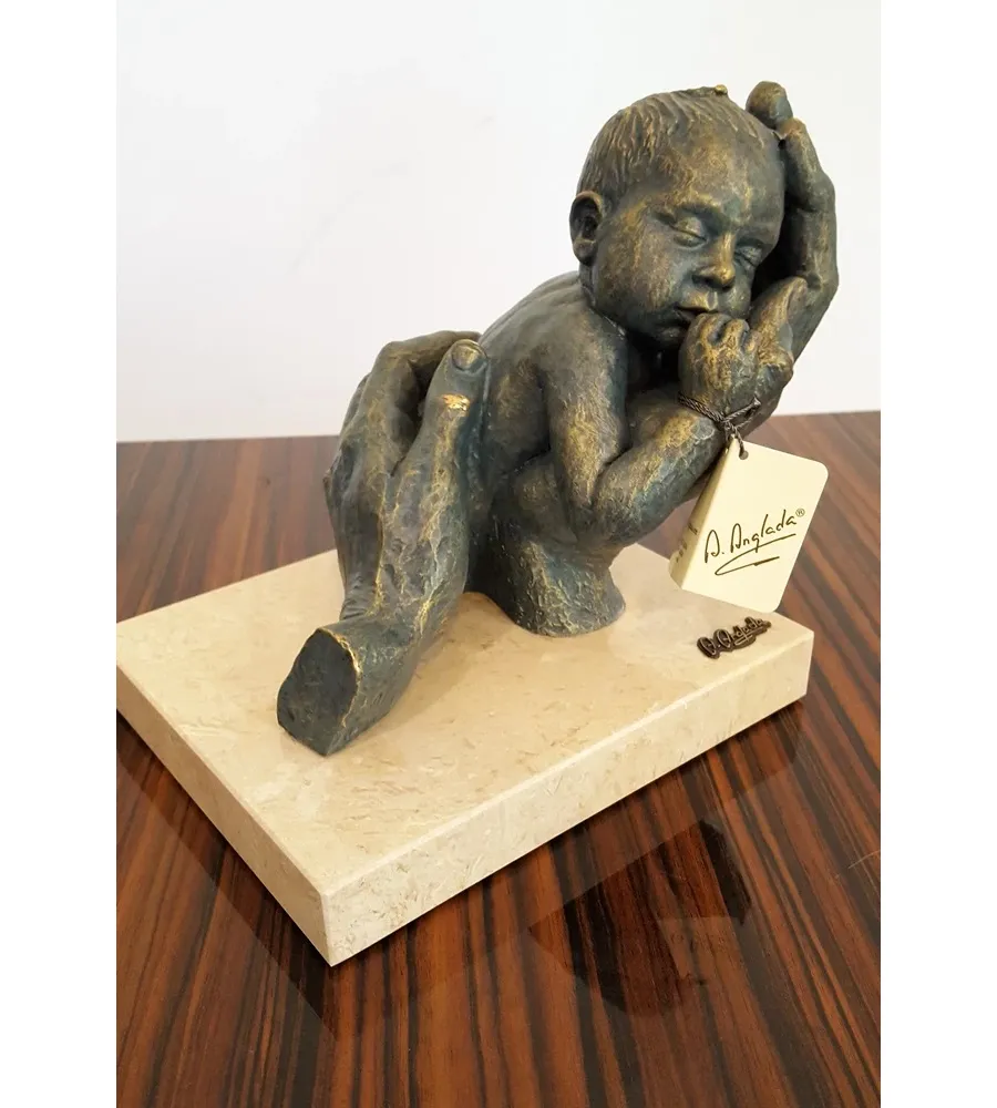 picture 5 The first dream of a child - an impressive figurine on the desk!