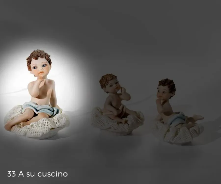 obrazek 1 Porcelanowa figurka małego chłopca - Sibania