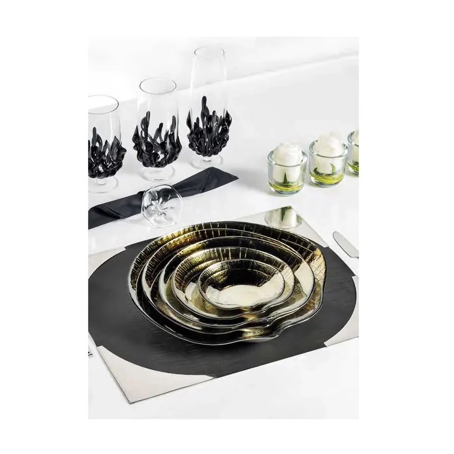 picture 4 Avant-garde glass plate from Plate Dark Gold collection