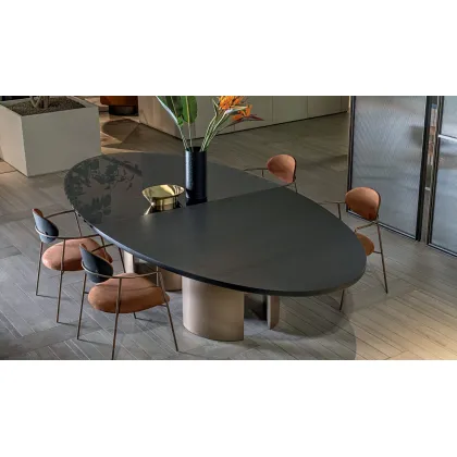 Zdjęcie Rewelacyjny stół do salonu ze szklanym blatem