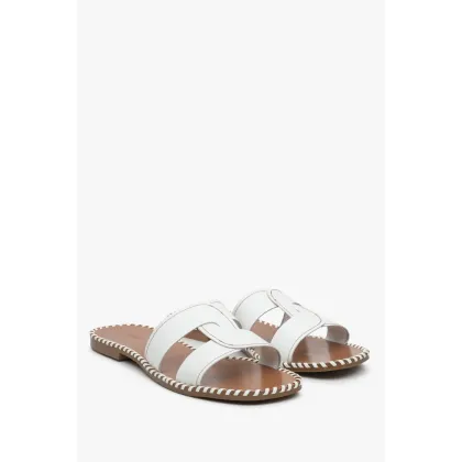 Zdjęcie Estro: Białe skórzane klapki damskie na płaskim obcasie