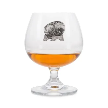 Zdjęcie Stylowy prezent dla wyjątkowej osoby – kieliszek do brandy z przedstawieniem beczki