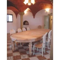 Picture Oval extendable table with a crank mechanism