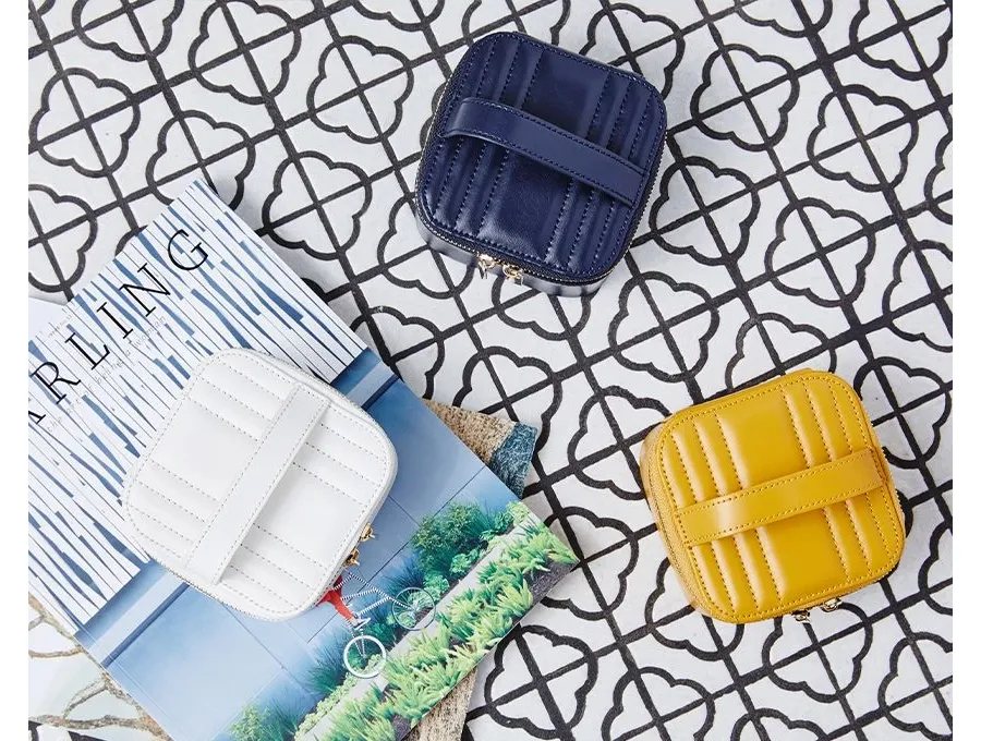 obrazek 7 Pudełko podróżne na biżuterię Maria Cube Mustard