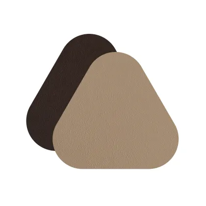 Zdjęcie Skórzana podkładka pod szklankę w kształcie trójkąta w kolorze cappuccino i czekoladowym