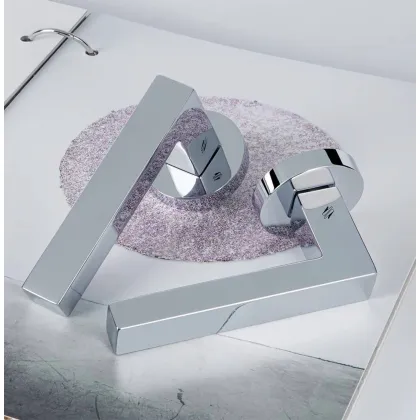 Zdjęcie Włoska klamka Elle z cromallu