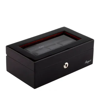 Picture A unique container for 4 watches from an English brand